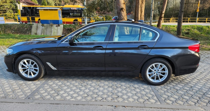 BMW Seria 5 cena 119998 przebieg: 161000, rok produkcji 2019 z Kielce małe 466